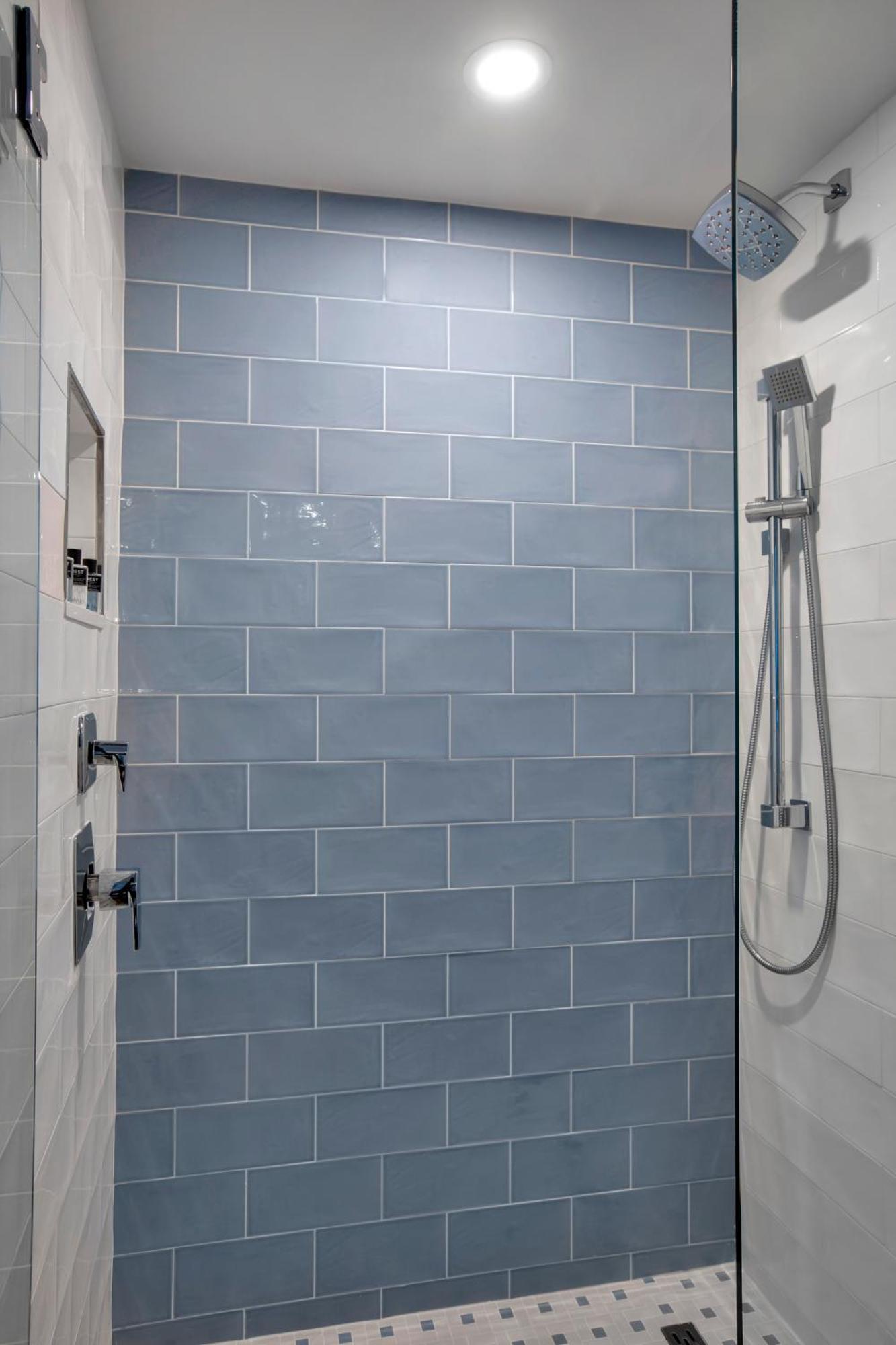 One King or Two Double Bed Room with Resort View,1704886837:JPEG